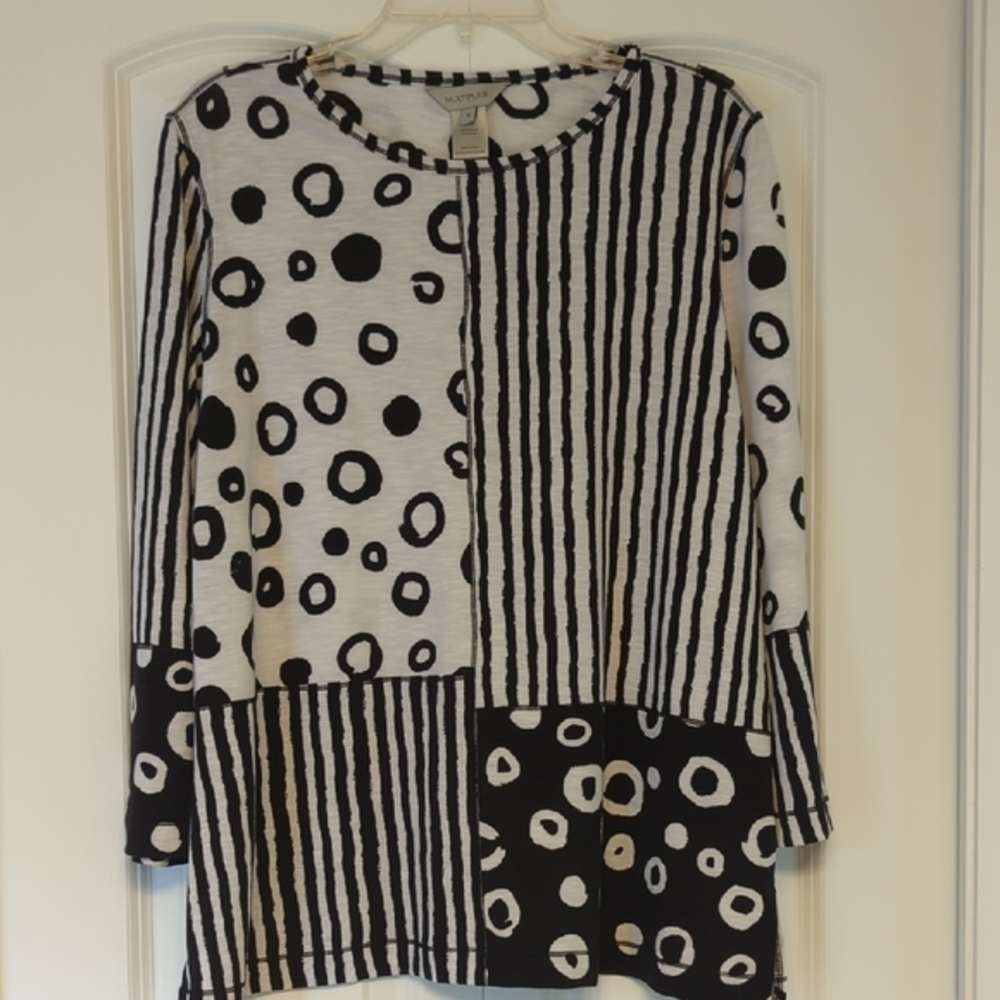 Multiples Black and White Graphic 3/4 Sleeve Tunic